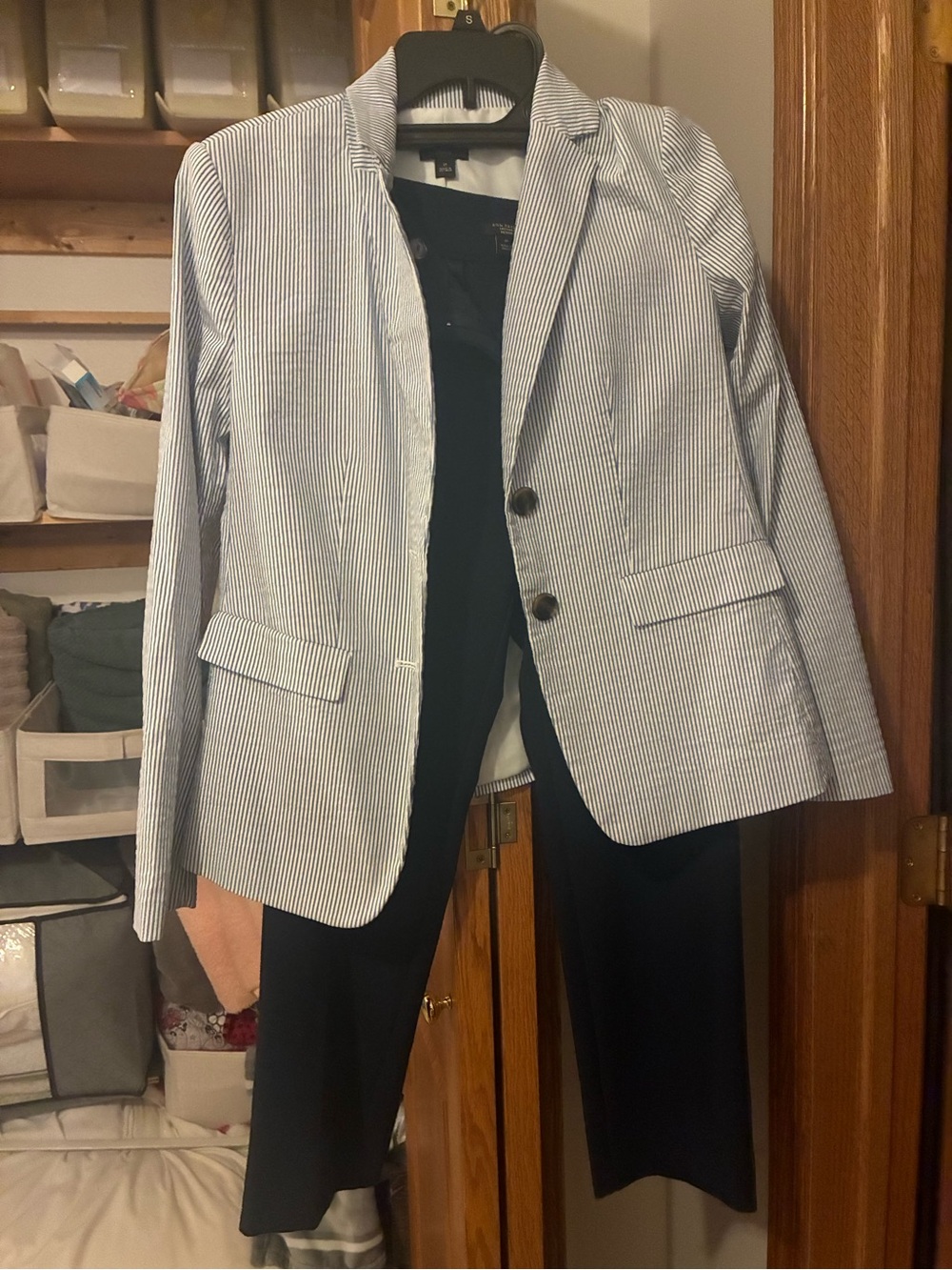 Ann Taylor Seersucker Striped Blazer in Blue and White